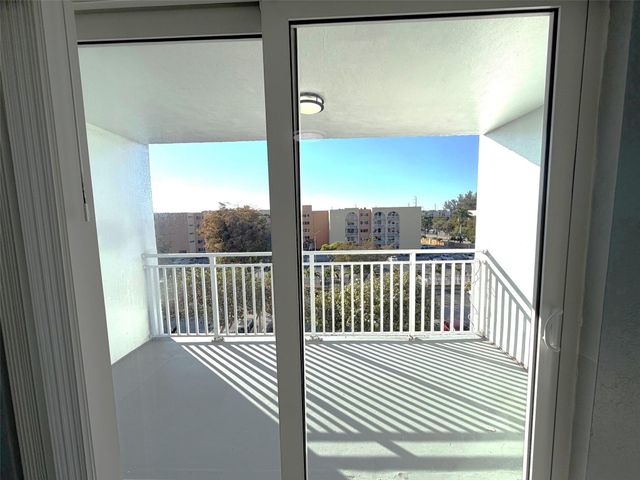 6950 NW 186th Street 2-510, Hialeah, FL 33015