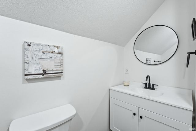 2715 Barnhart Avenue, Fort Wayne, IN 46805