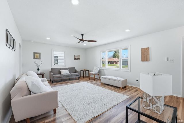 2715 Barnhart Avenue, Fort Wayne, IN 46805