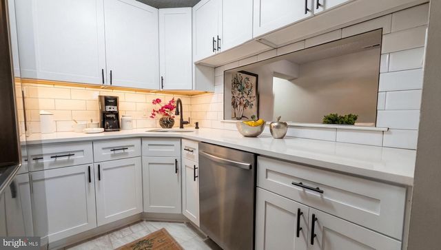 5520B ABERDEEN DR, Mount Laurel, NJ 08054