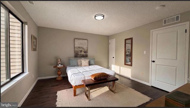 5520B ABERDEEN DR, Mount Laurel, NJ 08054