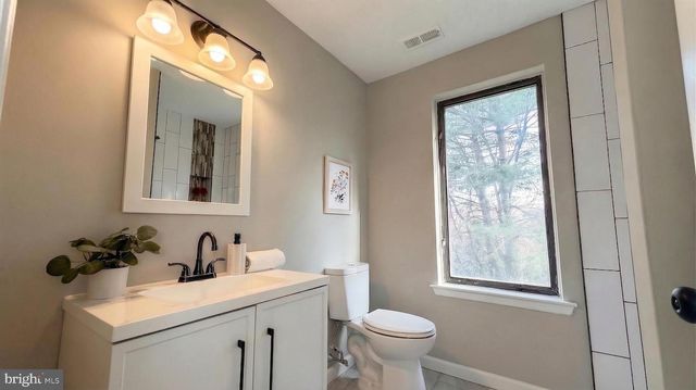 5520B ABERDEEN DR, Mount Laurel, NJ 08054