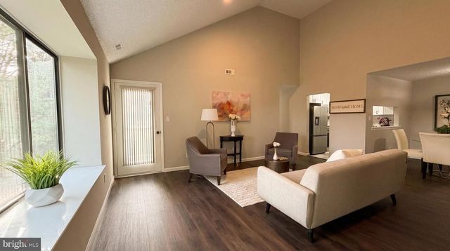 5520B ABERDEEN DR, Mount Laurel, NJ 08054