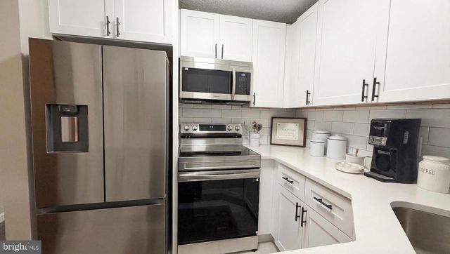 5520B ABERDEEN DR, Mount Laurel, NJ 08054