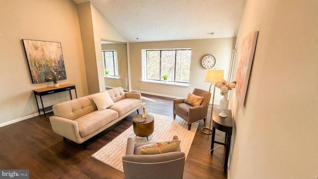 5520B ABERDEEN DR, Mount Laurel, NJ 08054