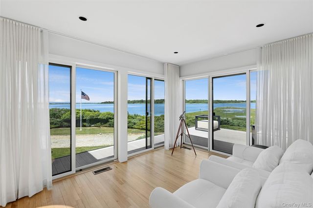 84 Inlet Road E, Southampton, NY 11968