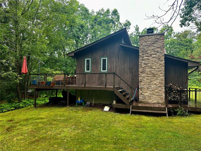 95 Split Rock Drive, Barryville, NY 12719