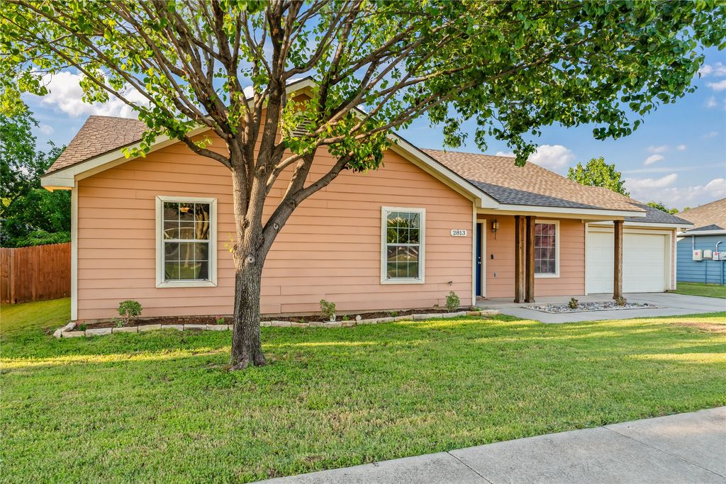 2813 Dana Lane, Denton, TX 76209