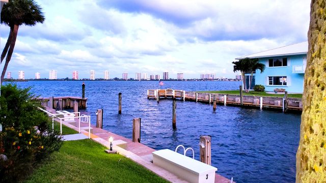 112 Doolen Court 109, North Palm Beach, FL 33408