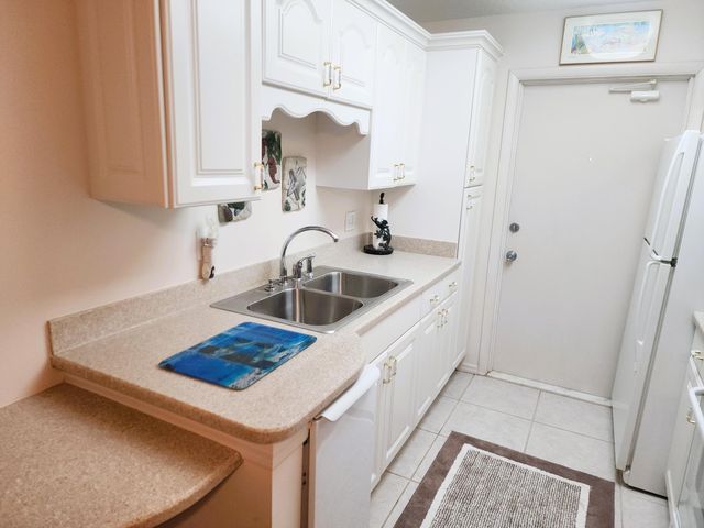 112 Doolen Court 109, North Palm Beach, FL 33408