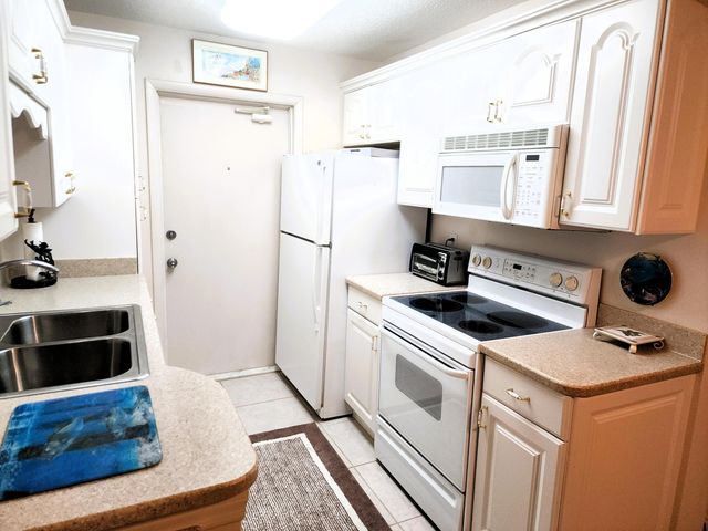 112 Doolen Court 109, North Palm Beach, FL 33408