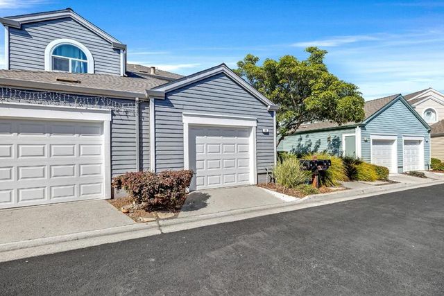 15 Parfait Lane, Alameda, CA 94502