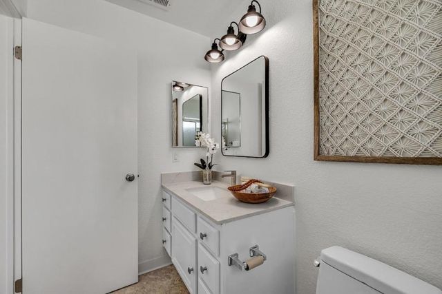 15 Parfait Lane, Alameda, CA 94502