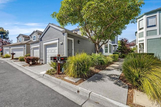 15 Parfait Lane, Alameda, CA 94502