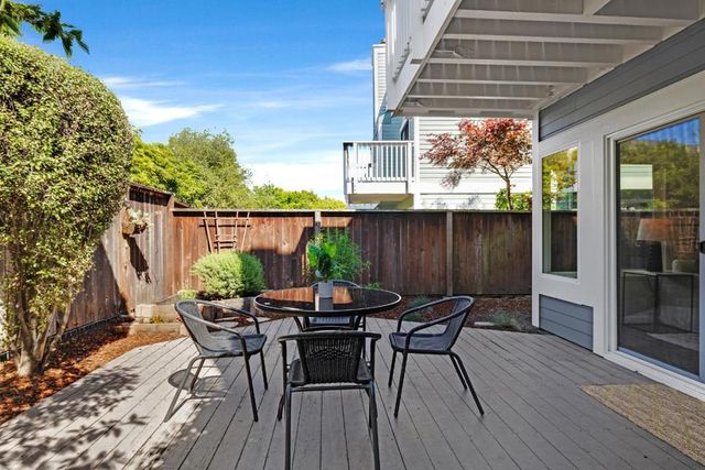 15 Parfait Lane, Alameda, CA 94502