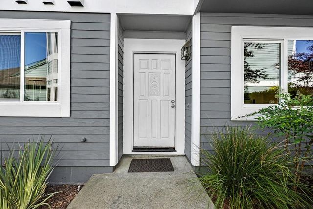 15 Parfait Lane, Alameda, CA 94502