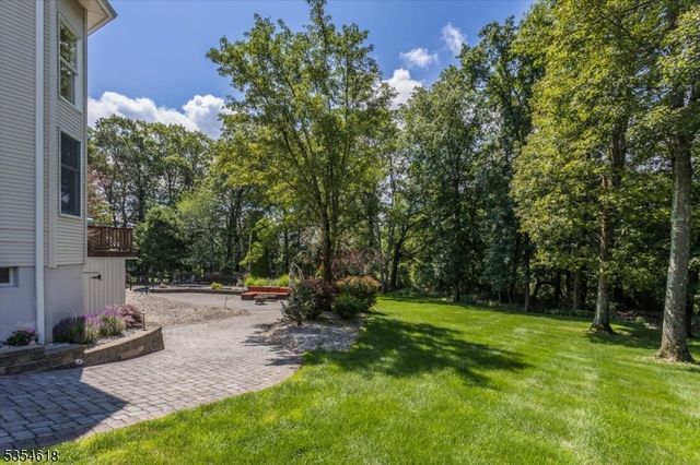 72 Kim Ln, Washington Twp., NJ 07853
