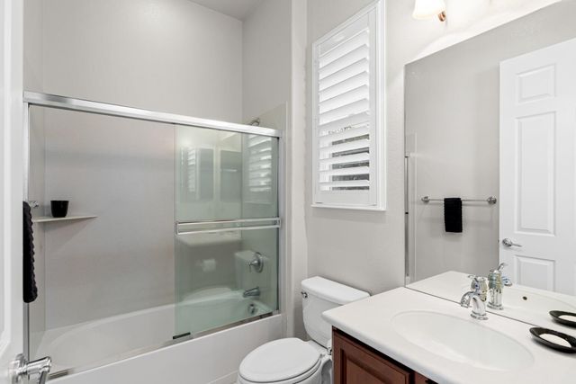 1377 Cobblecreek St, Manteca, CA 95336
