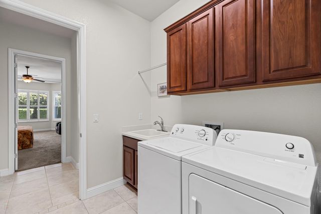 1377 Cobblecreek St, Manteca, CA 95336