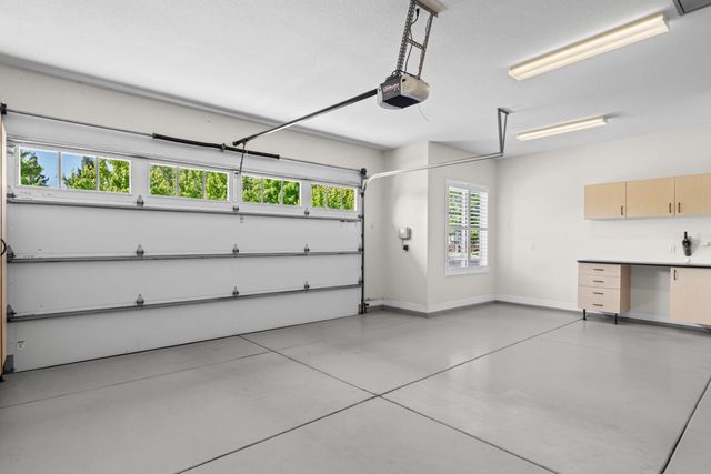1377 Cobblecreek St, Manteca, CA 95336