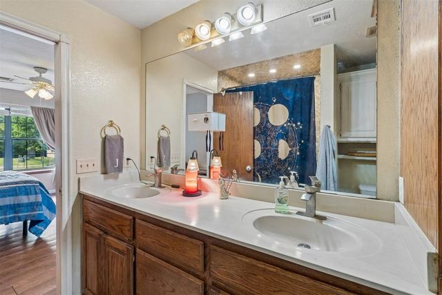 1650 N 1st Street, Harrah, OK 73045