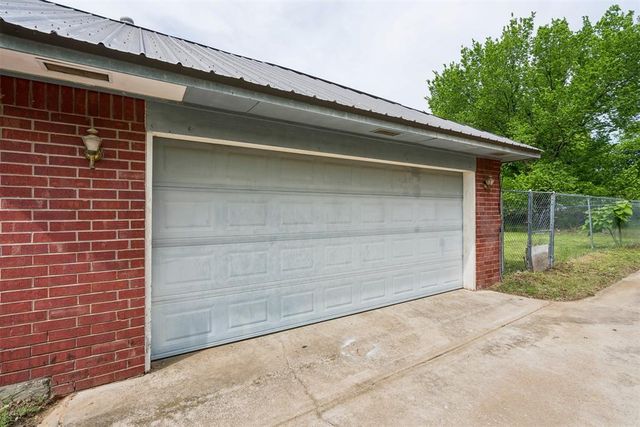 1650 N 1st Street, Harrah, OK 73045