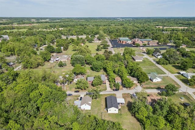 1650 N 1st Street, Harrah, OK 73045