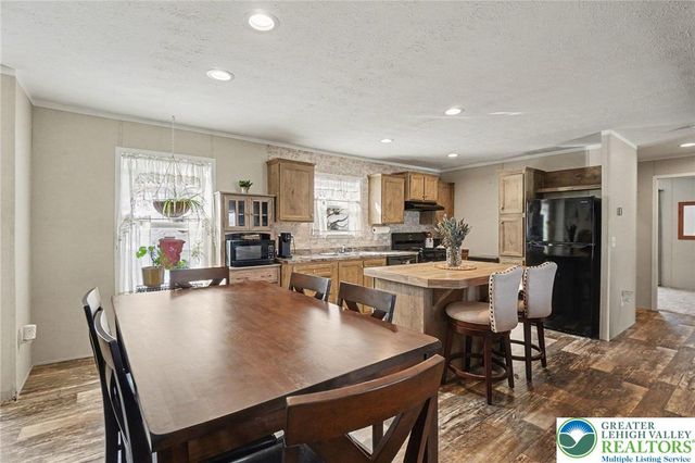 84 Mansfield Drive, Longswamp Twp, PA 18062