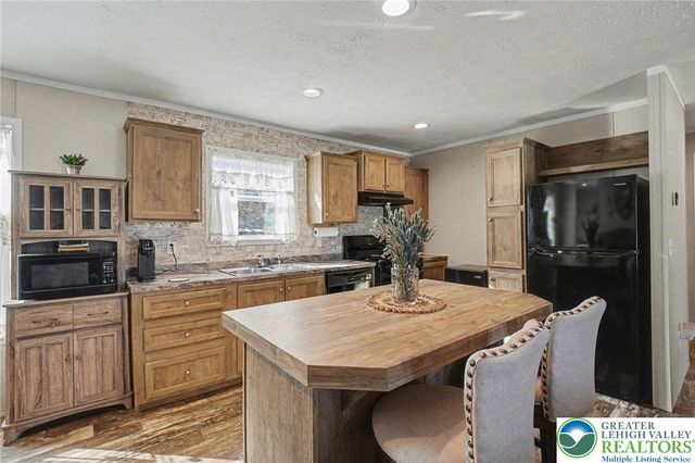 84 Mansfield Drive, Longswamp Twp, PA 18062