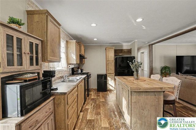 84 Mansfield Drive, Longswamp Twp, PA 18062