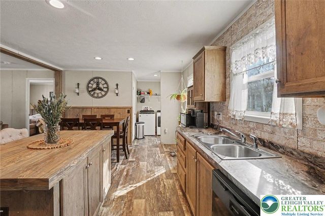 84 Mansfield Drive, Longswamp Twp, PA 18062