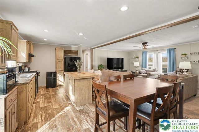 84 Mansfield Drive, Longswamp Twp, PA 18062