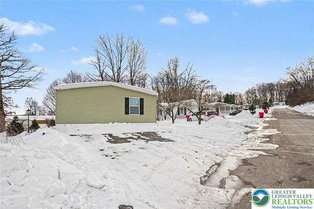 84 Mansfield Drive, Longswamp Twp, PA 18062