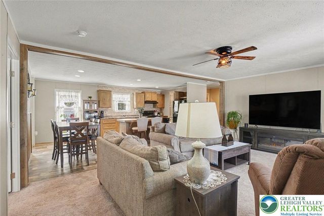 84 Mansfield Drive, Longswamp Twp, PA 18062