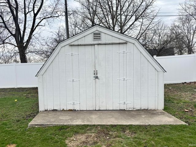 210 E Shackley Street, Geneva, IN 46740