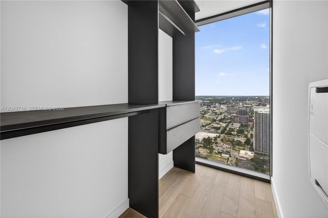 20 NE 11th 4701, Miami, FL 33132