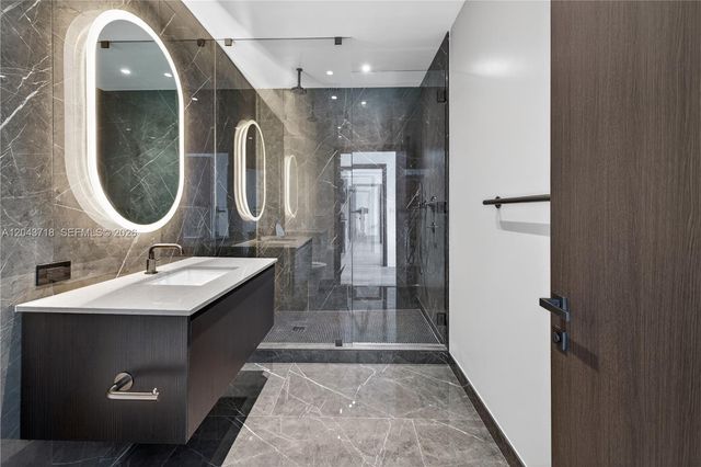 20 NE 11th 4701, Miami, FL 33132
