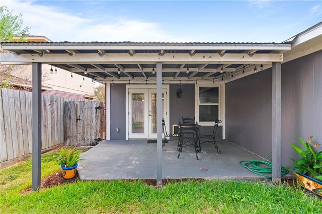 7913 Wolf Dr, Corpus Christi, TX 78414