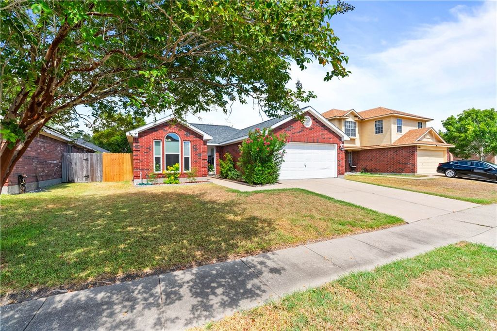 7913 Wolf Dr, Corpus Christi, TX 78414 — photo 3