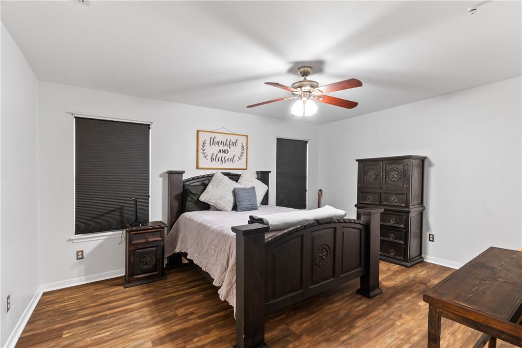 7913 Wolf Dr, Corpus Christi, TX 78414 — photo 5
