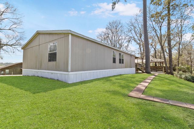 1281 Creeklake Drive, Onalaska, TX 77360