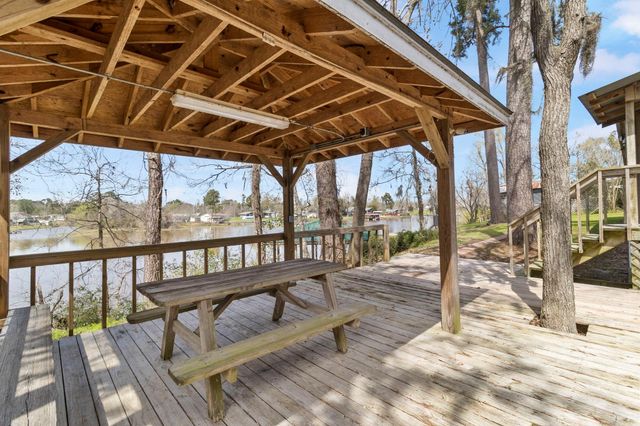 1281 Creeklake Drive, Onalaska, TX 77360