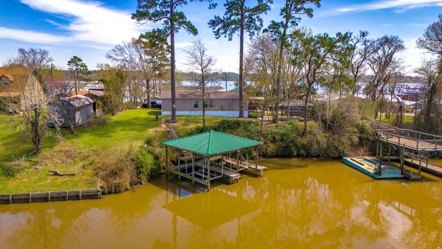 1281 Creeklake Drive, Onalaska, TX 77360
