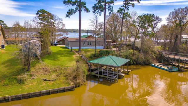 1281 Creeklake Drive, Onalaska, TX 77360