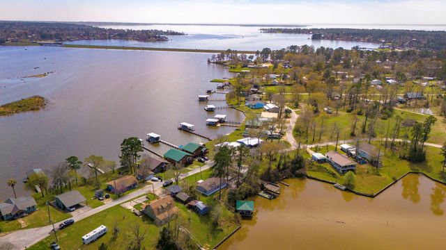 1281 Creeklake Drive, Onalaska, TX 77360