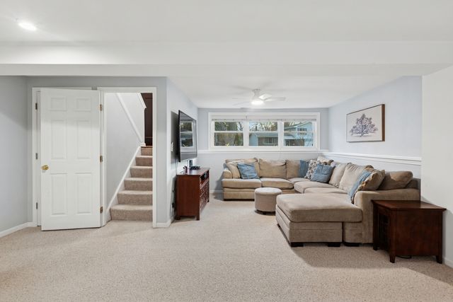 3008 Scenicwood Lane, Woodridge, IL 60517