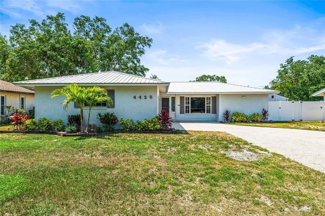 4425 PARNELL DRIVE, Sarasota, FL 34232