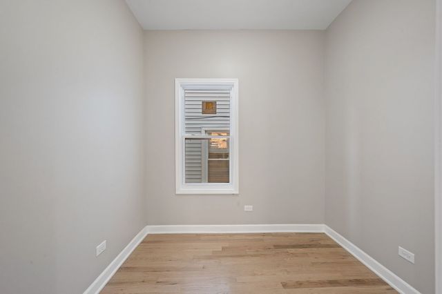 8613 S Colfax Avenue, Chicago, IL 60617