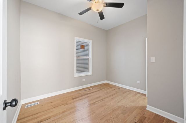 8613 S Colfax Avenue, Chicago, IL 60617