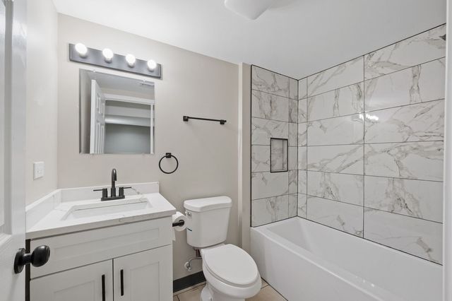8613 S Colfax Avenue, Chicago, IL 60617